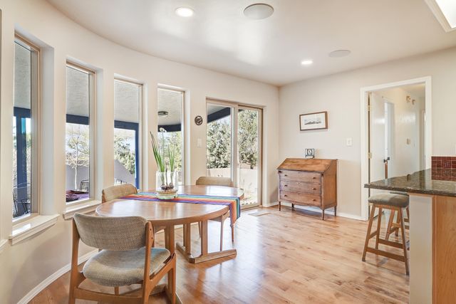 1160 Laurel Loop NE, Albuquerque, NM 87122