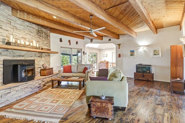 1160 Laurel Loop NE, Albuquerque, NM 87122