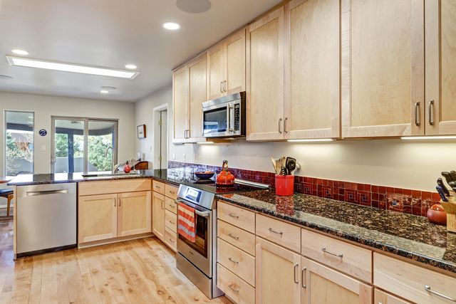 1160 Laurel Loop NE, Albuquerque, NM 87122