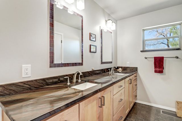 1160 Laurel Loop NE, Albuquerque, NM 87122