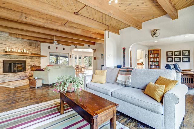 1160 Laurel Loop NE, Albuquerque, NM 87122