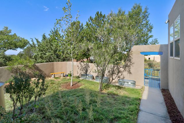 1160 Laurel Loop NE, Albuquerque, NM 87122