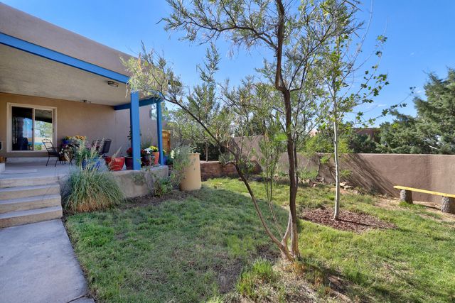 1160 Laurel Loop NE, Albuquerque, NM 87122