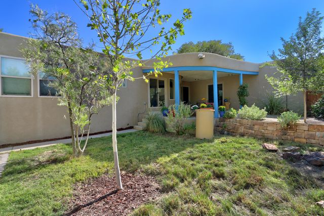 1160 Laurel Loop NE, Albuquerque, NM 87122