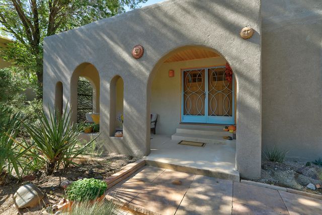 1160 Laurel Loop NE, Albuquerque, NM 87122