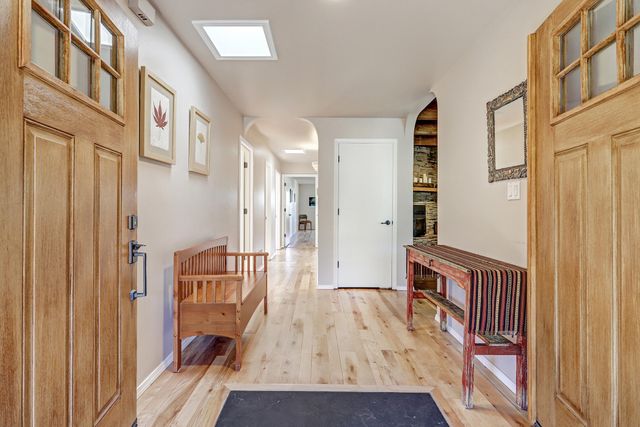 1160 Laurel Loop NE, Albuquerque, NM 87122