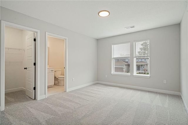 354 SW Chavis Drive, Blue Springs, MO 64064