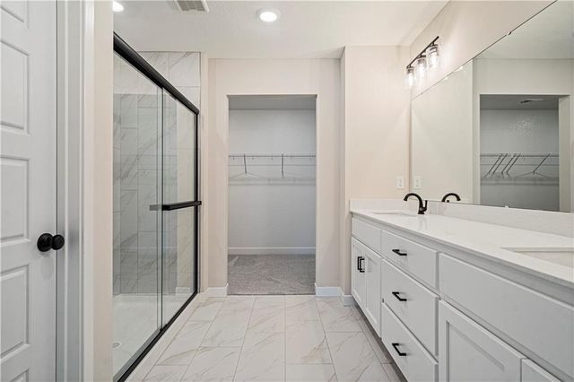 354 SW Chavis Drive, Blue Springs, MO 64064