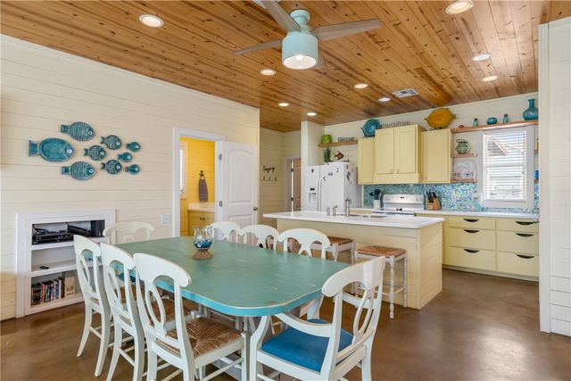 301 E Avenue C, Port Aransas, TX 78373