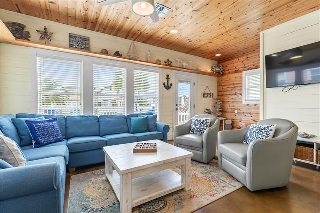 301 E Avenue C, Port Aransas, TX 78373