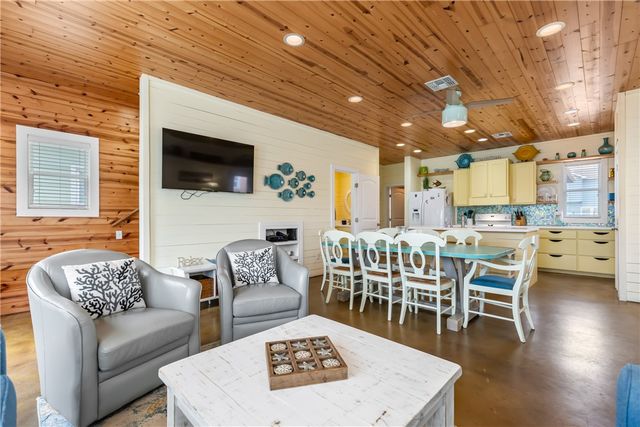 301 E Avenue C, Port Aransas, TX 78373