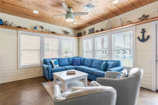 301 E Avenue C, Port Aransas, TX 78373