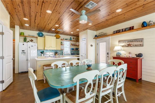 301 E Avenue C, Port Aransas, TX 78373