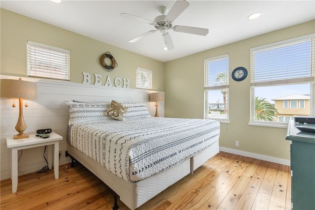 301 E Avenue C, Port Aransas, TX 78373