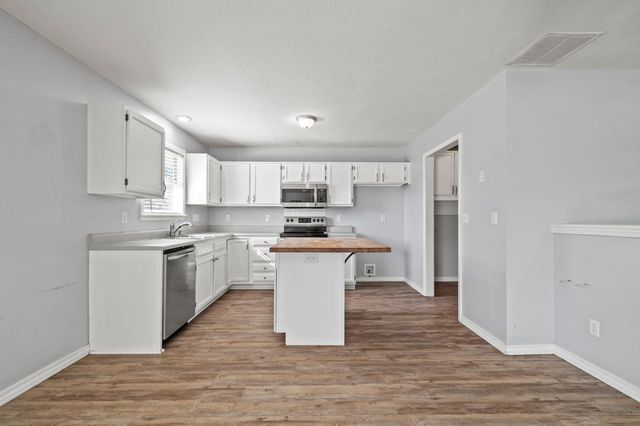 1222 W Butterfield Drive, Nixa, MO 65714