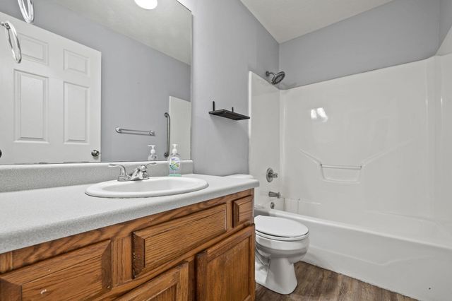 1222 W Butterfield Drive, Nixa, MO 65714