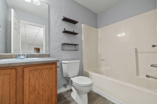 1222 W Butterfield Drive, Nixa, MO 65714