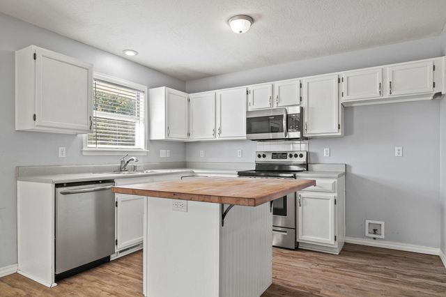 1222 W Butterfield Drive, Nixa, MO 65714