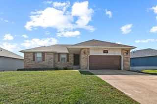 1222 W Butterfield Drive, Nixa, MO 65714