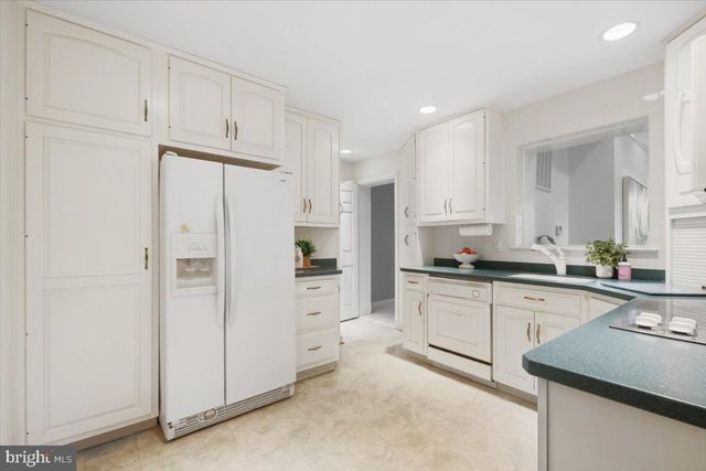 5911 GRAYSON ST, Springfield, VA 22150