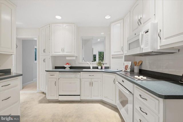 5911 GRAYSON ST, Springfield, VA 22150
