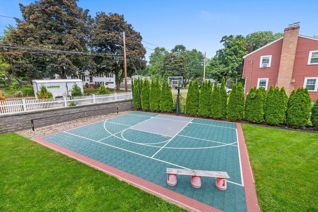 299 Pearl St, Reading, MA 01867