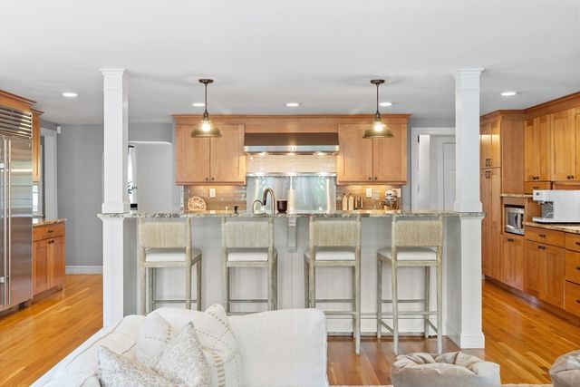 299 Pearl St, Reading, MA 01867
