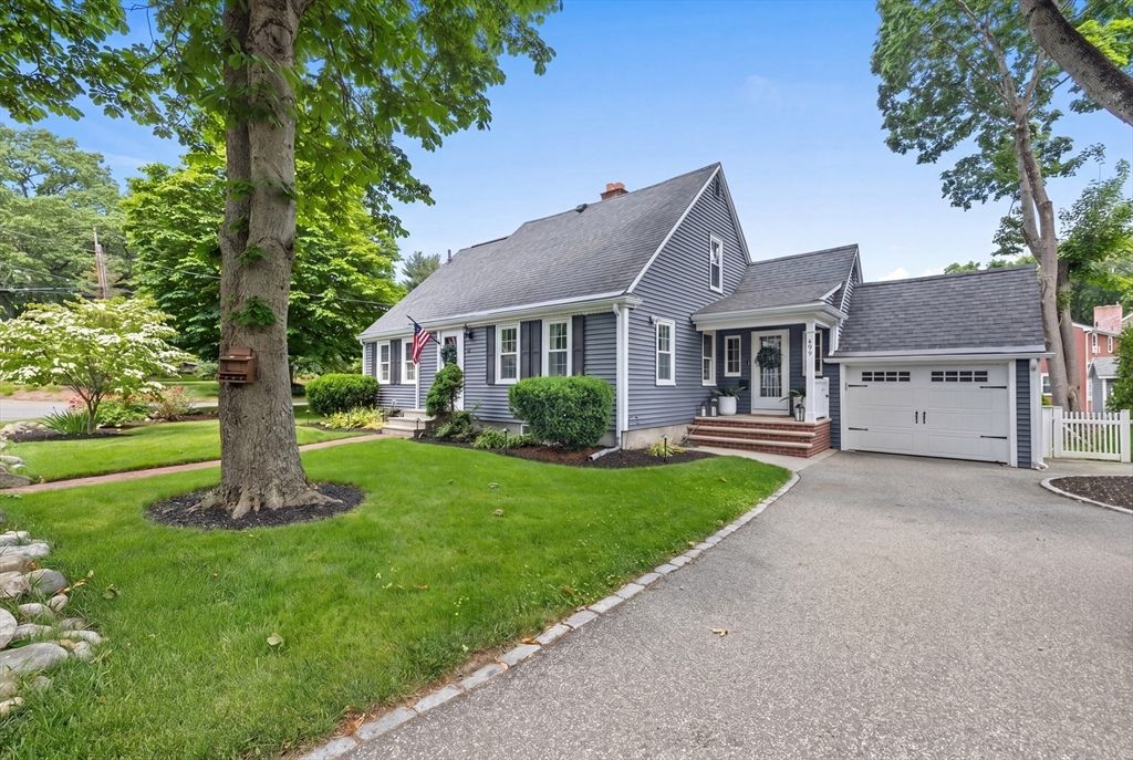 299 Pearl St, Reading, MA 01867
