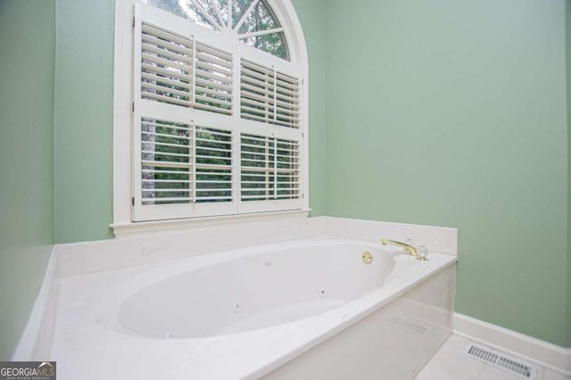 36 London Way, Carrollton, GA 30116