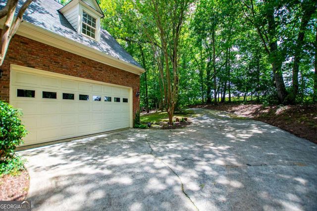 36 London Way, Carrollton, GA 30116