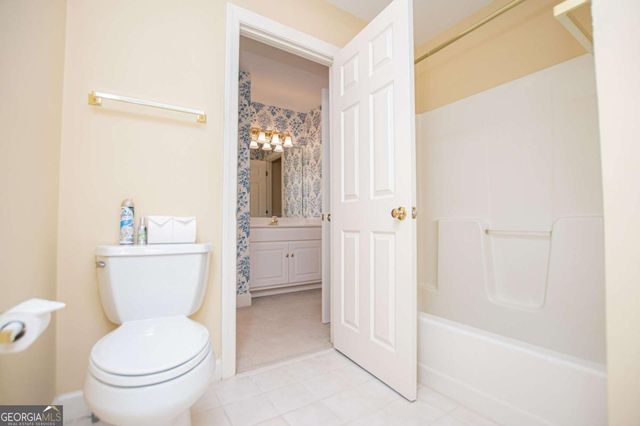 36 London Way, Carrollton, GA 30116