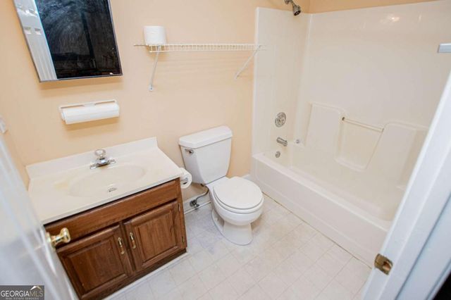 36 London Way, Carrollton, GA 30116
