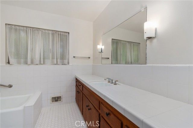 388 Harford, Upland, CA 91786