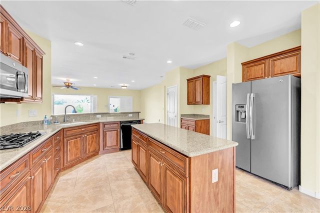 2258 Sandstone Cliffs Drive, Henderson, NV 89044