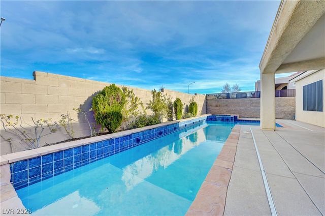 2258 Sandstone Cliffs Drive, Henderson, NV 89044