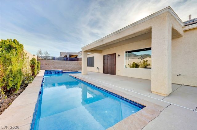 2258 Sandstone Cliffs Drive, Henderson, NV 89044