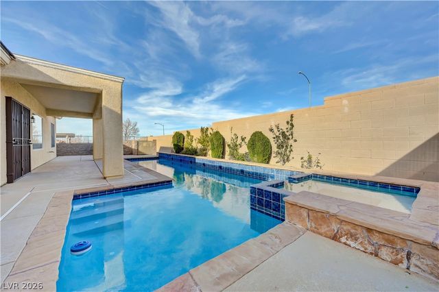 2258 Sandstone Cliffs Drive, Henderson, NV 89044