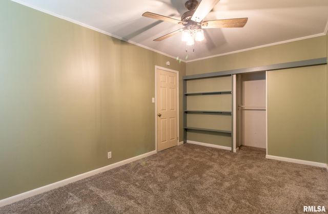 405 S STATE Street, East Galesburg, IL 61430