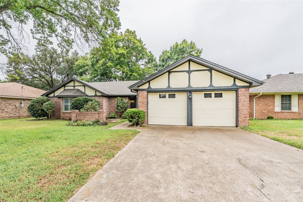1010 Purdue Drive, Arlington, TX 76012