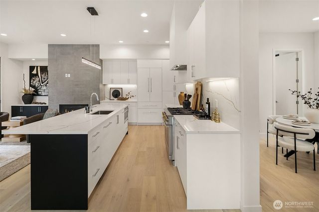 286 118th Avenue SE, Bellevue, WA 98005