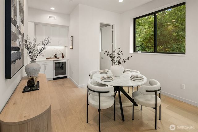 286 118th Avenue SE, Bellevue, WA 98005