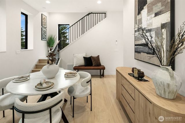 286 118th Avenue SE, Bellevue, WA 98005