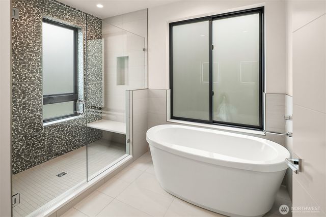 286 118th Avenue SE, Bellevue, WA 98005