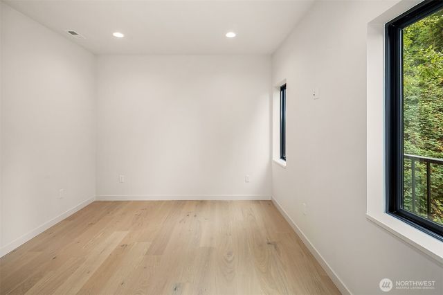 286 118th Avenue SE, Bellevue, WA 98005