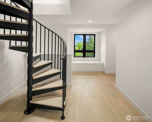 286 118th Avenue SE, Bellevue, WA 98005