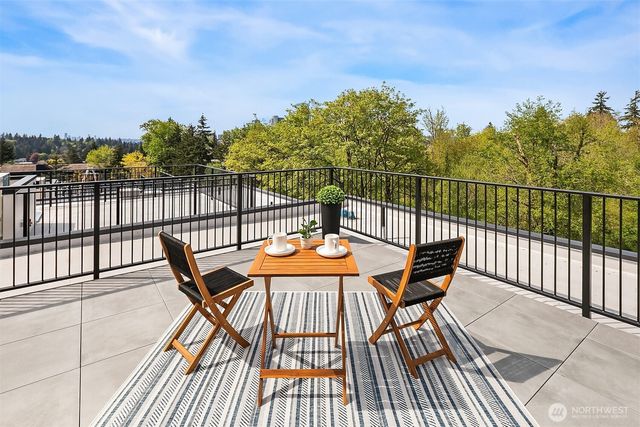 286 118th Avenue SE, Bellevue, WA 98005