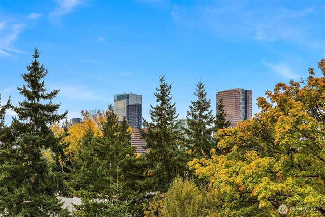 286 118th Avenue SE, Bellevue, WA 98005