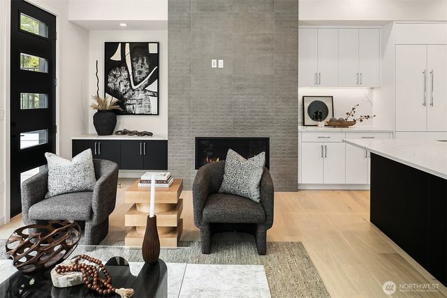 286 118th Avenue SE, Bellevue, WA 98005