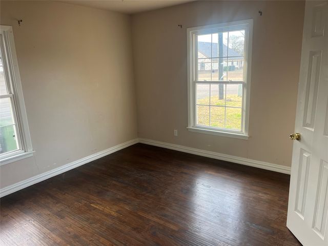 719 North Avenue, Whitesboro, TX 76273