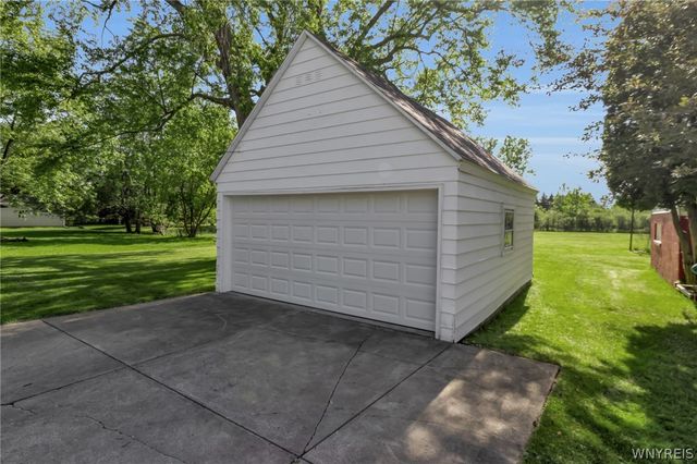 84 Westminster Road, West Seneca, NY 14224